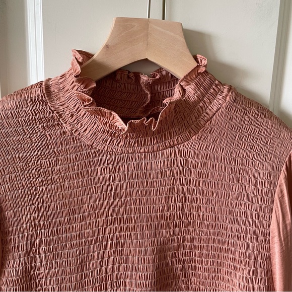Vici Smocked Mock Neck Long Sleeve Peach Peplum Blouse Top Size Large - Picture 4 of 12